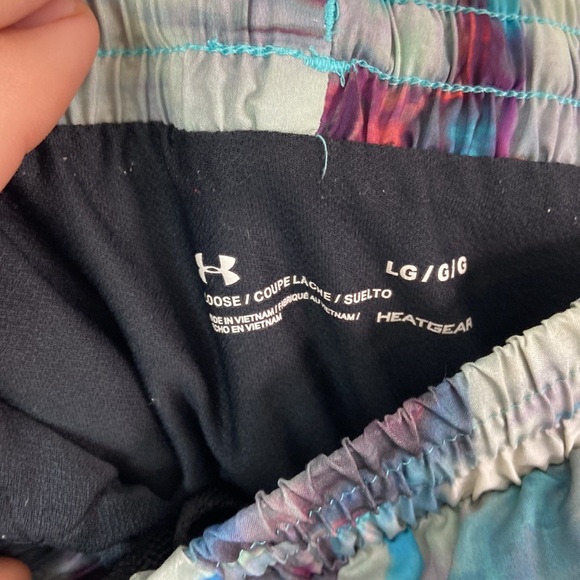 ✨3/$25✨ Under Armour Loose Fit Athletic Shorts - L - Picture 5 of 7